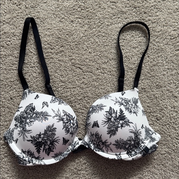 Victoria's Secret Sexy Tee Smooth Push-Up Bra Black & White Butterfly Size 34B - Picture 1 of 6